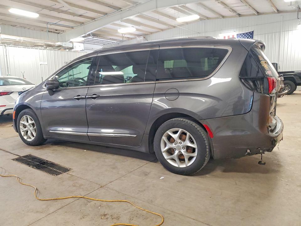 49634136 :رقم المزاد ، 2C4RC1EG1KR644576 vin ، 2019 Chrysler Pacifica مزاد بيع