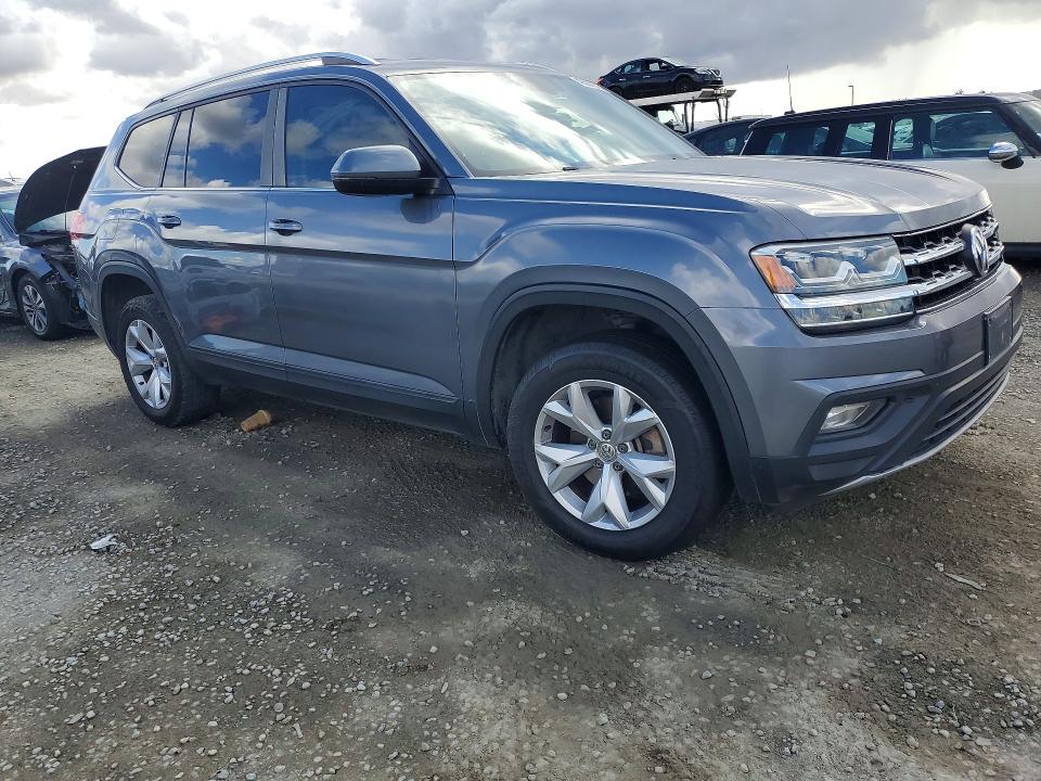 49587276 :رقم المزاد ، 1V2KR2CA2JC540348 vin ، 2018 Volkswagen Atlas مزاد بيع