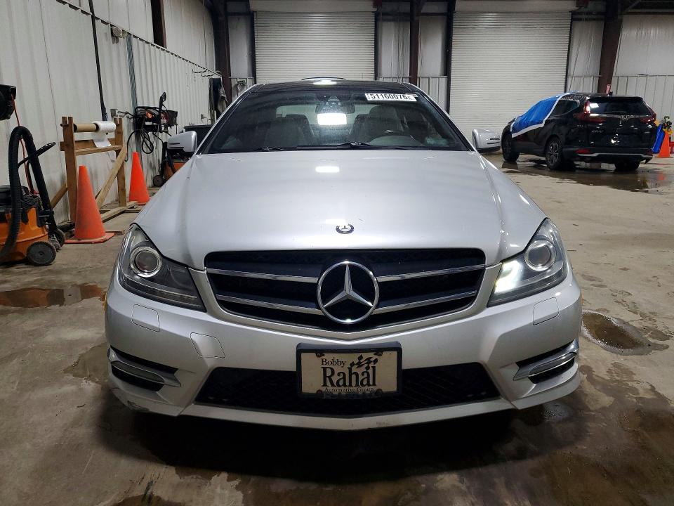 51160076 :رقم المزاد ، WDDGJ8JB4DG081663 vin ، 2013 Mercedes-benz C مزاد بيع