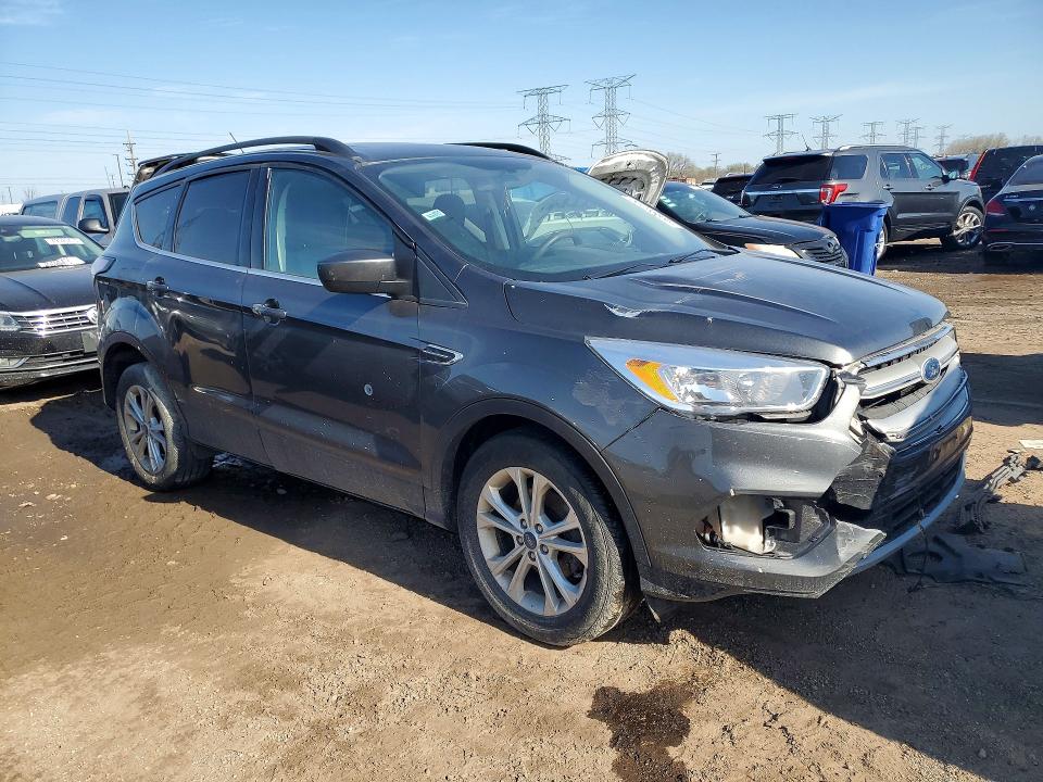 50245836 :رقم المزاد ، 1FMCU0GD5JUC61625 vin ، 2018 Ford Escape مزاد بيع
