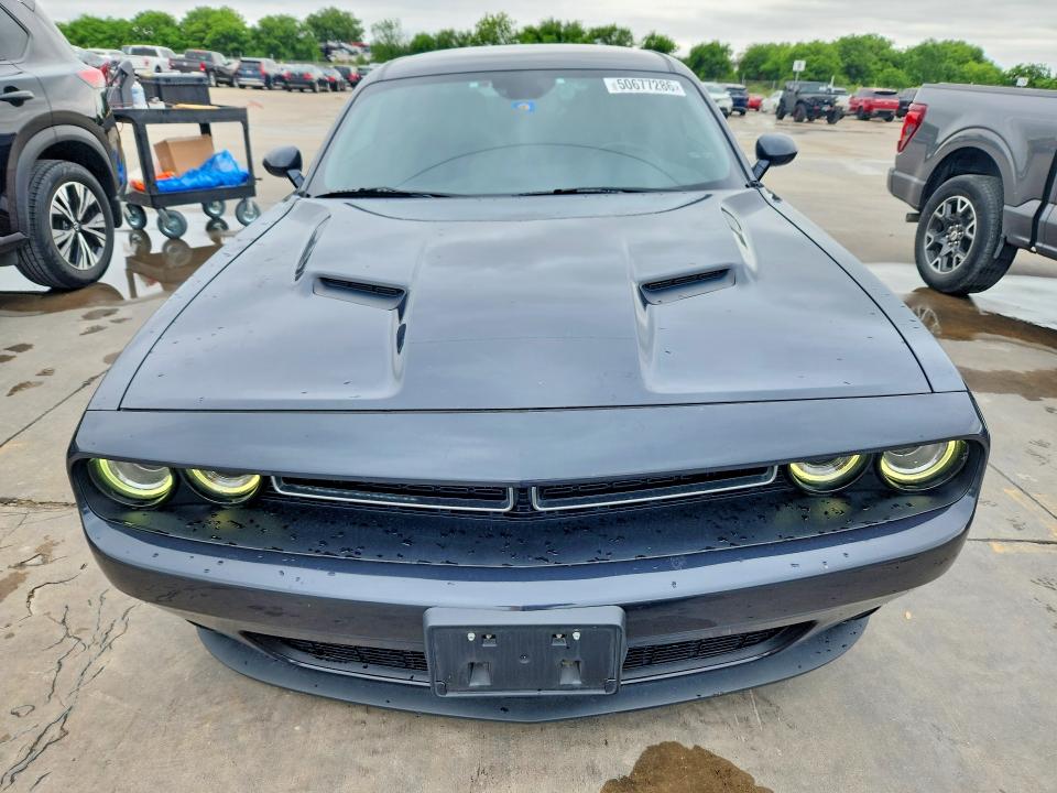 50677286 :رقم المزاد ، 2C3CDZAG9JH152989 vin ، 2018 Dodge Challenger مزاد بيع