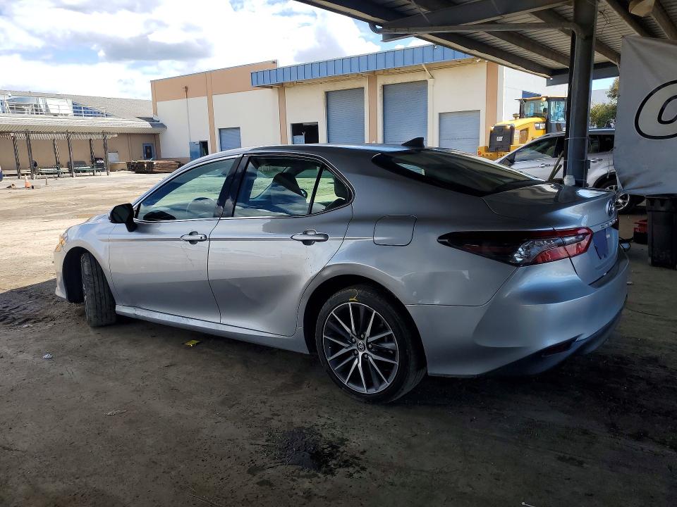 49747486 :رقم المزاد ، 4T1F31AK8NU599748 vin ، 2022 Toyota Camry مزاد بيع