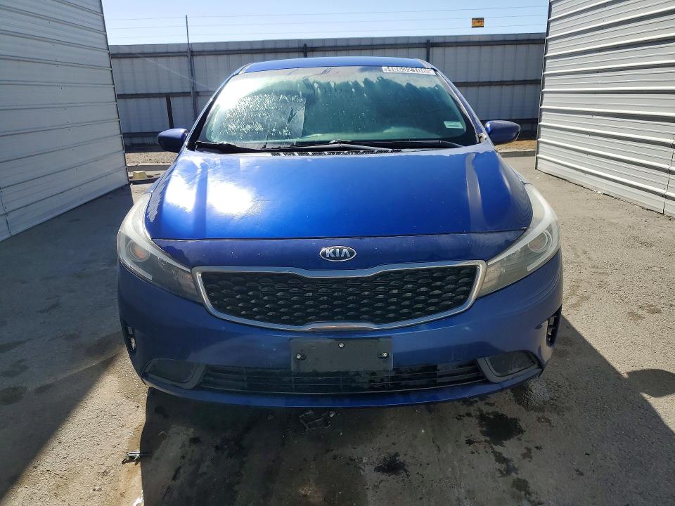48632106 :رقم المزاد ، 3KPFL4A76JE247598 vin ، 2018 Kia Forte مزاد بيع