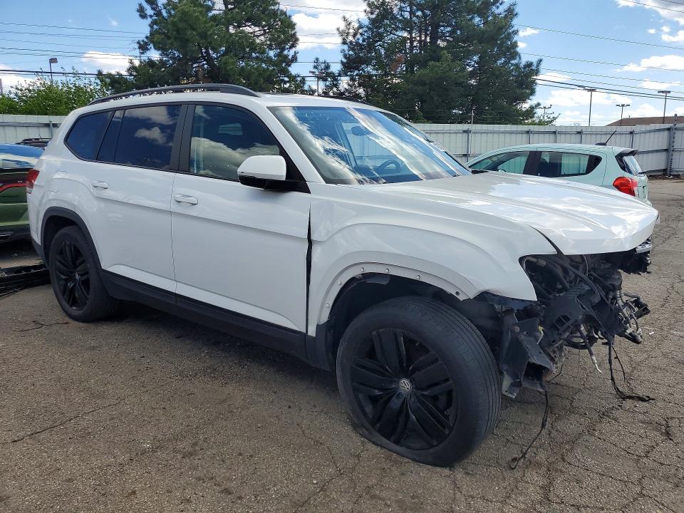 47934376 :رقم المزاد ، 1V2MR2CA7JC583852 vin ، 2018 Volkswagen Atlas مزاد بيع