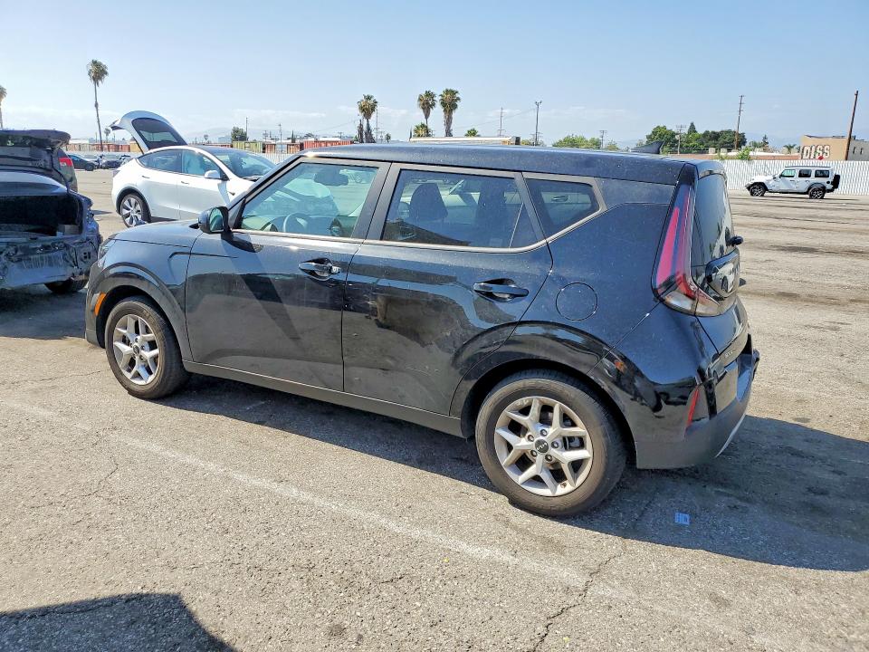 50950546 :رقم المزاد ، KNDJ23AU3P7884650 vin ، 2023 Kia Soul مزاد بيع