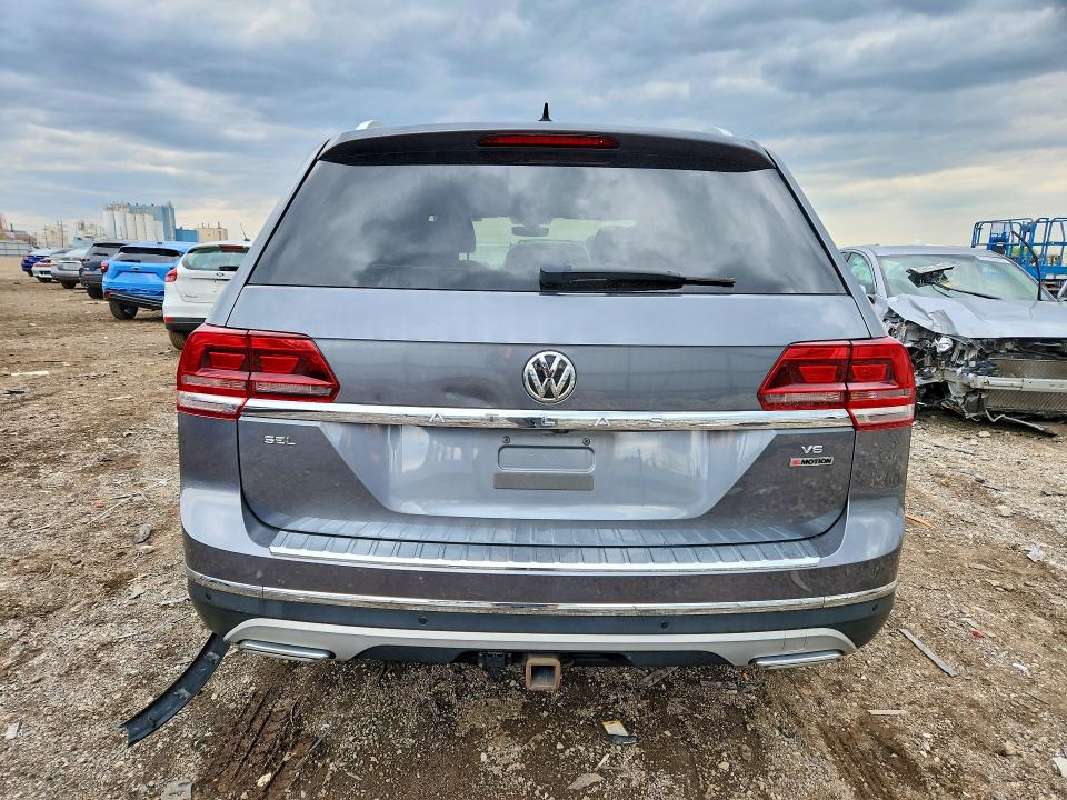 2018 Volkswagen Atlas მანქანა იყიდება აუქციონზე, vin: 1V2MR2CA7JC556635, აუქციონის ნომერი: 51946736