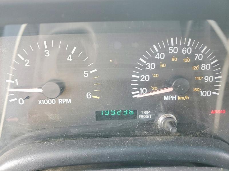 Продажа на аукционе авто 2001 Jeep Cherokee, vin: 1J4FF48S81L511553, номер лота: 49400996