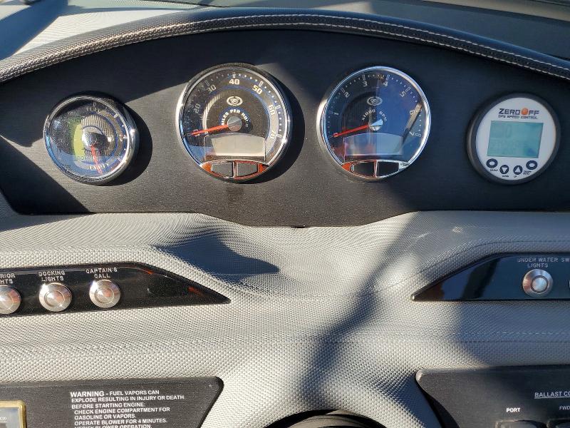48874086 :رقم المزاد ، FGE5S003I516 vin ، 2016 Cobalt Boat مزاد بيع