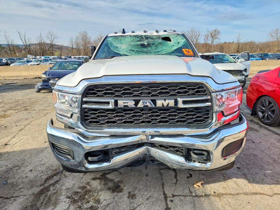 Продажа на аукционе авто 2022 Ram 2500, vin: 3C6UR5CJ2NG110535, номер лота: 48860526