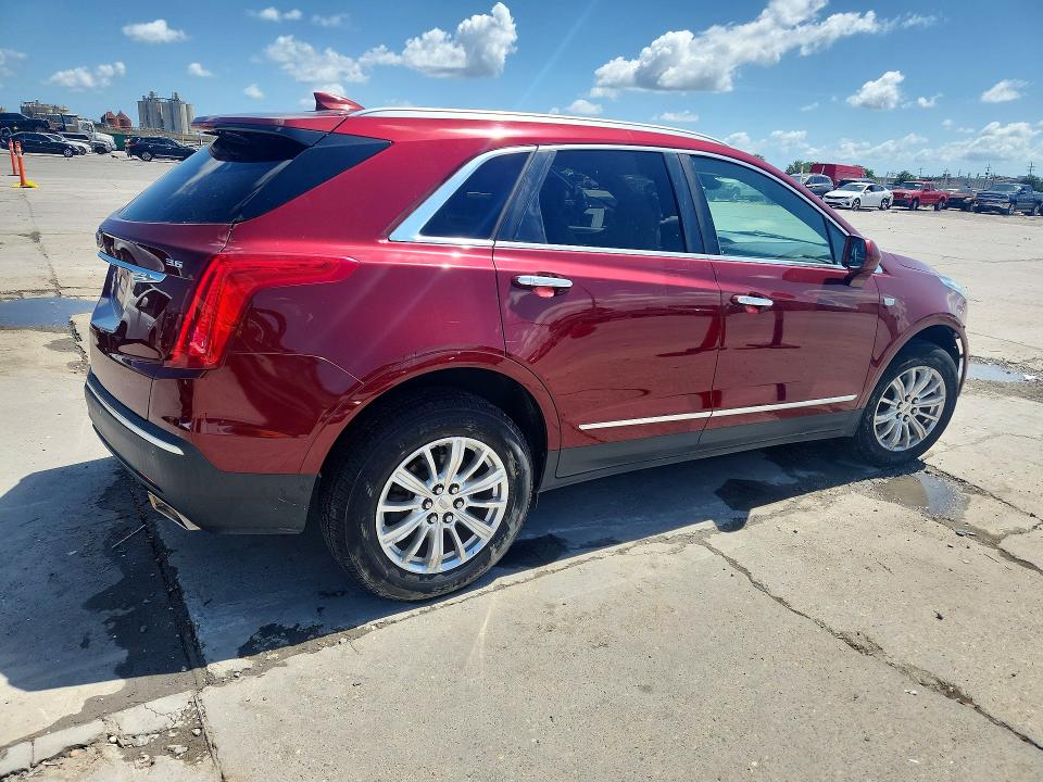 50136896 :رقم المزاد ، 1GYKNARS0HZ247136 vin ، 2017 Cadillac Xt5 مزاد بيع
