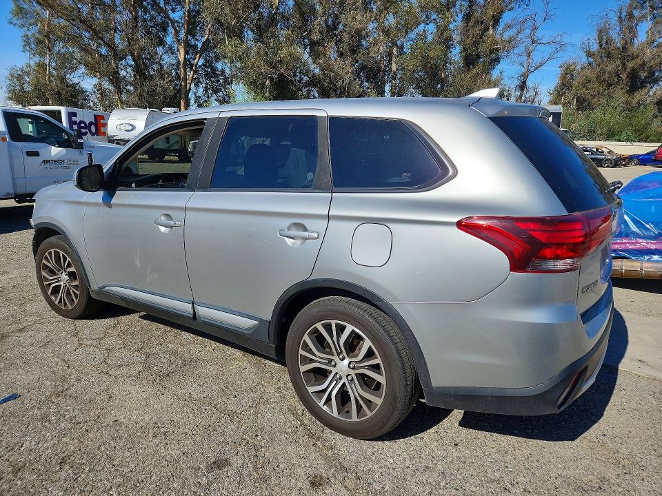 Продаж на аукціоні авто 2018 Mitsubishi Outlander, vin: JA4AD3A3XJZ054593, номер лоту: 48847736