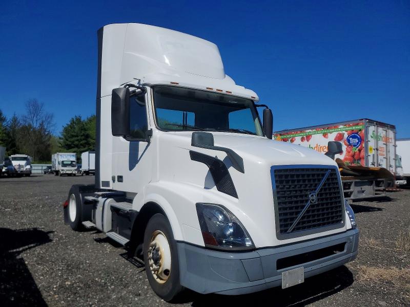 2018 Volvo Vnl მანქანა იყიდება აუქციონზე, vin: 4V4N39TG8JN892808, აუქციონის ნომერი: 50611606