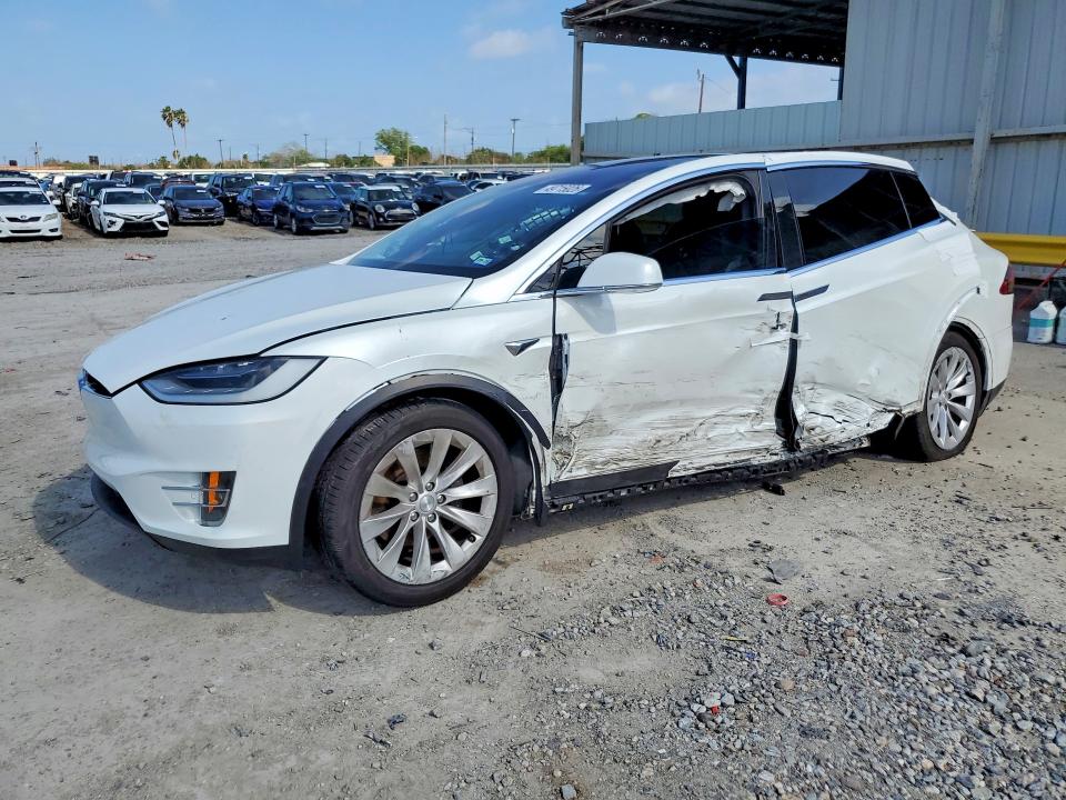 Продажа на аукционе авто 2020 Tesla Model X, vin: 5YJXCBE22LF237588, номер лота: 49715026