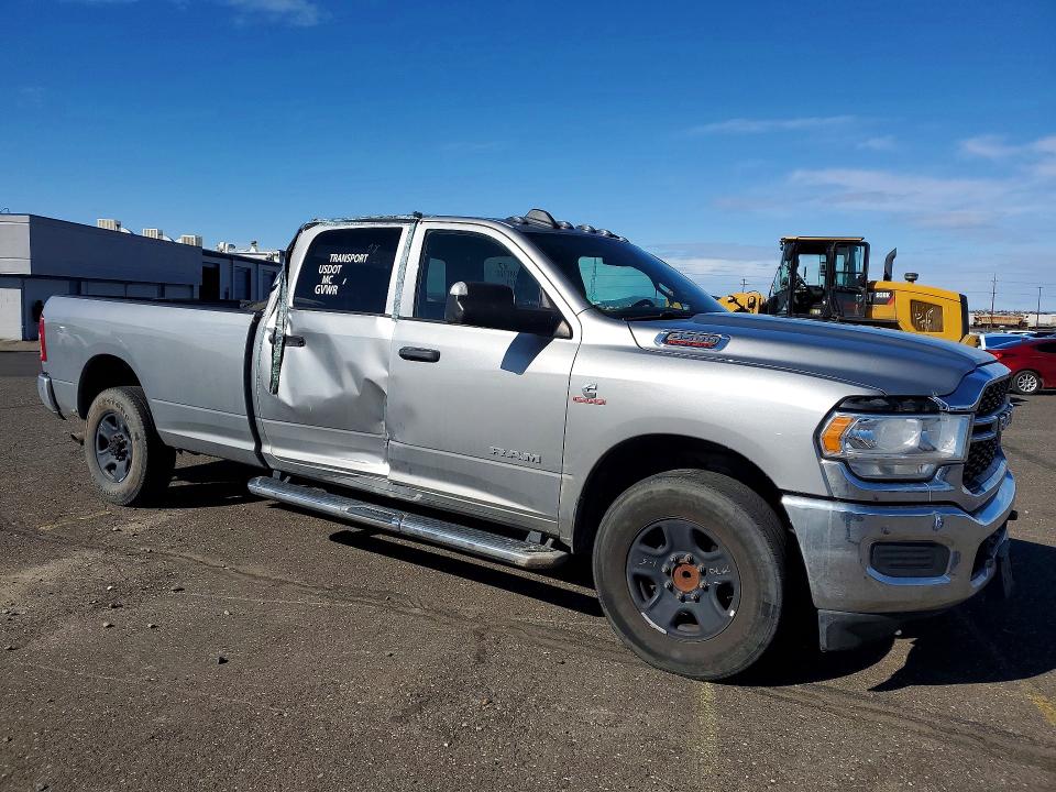 47609706 :رقم المزاد ، 3C63R2GL4NG289733 vin ، 2022 Ram 3500 مزاد بيع