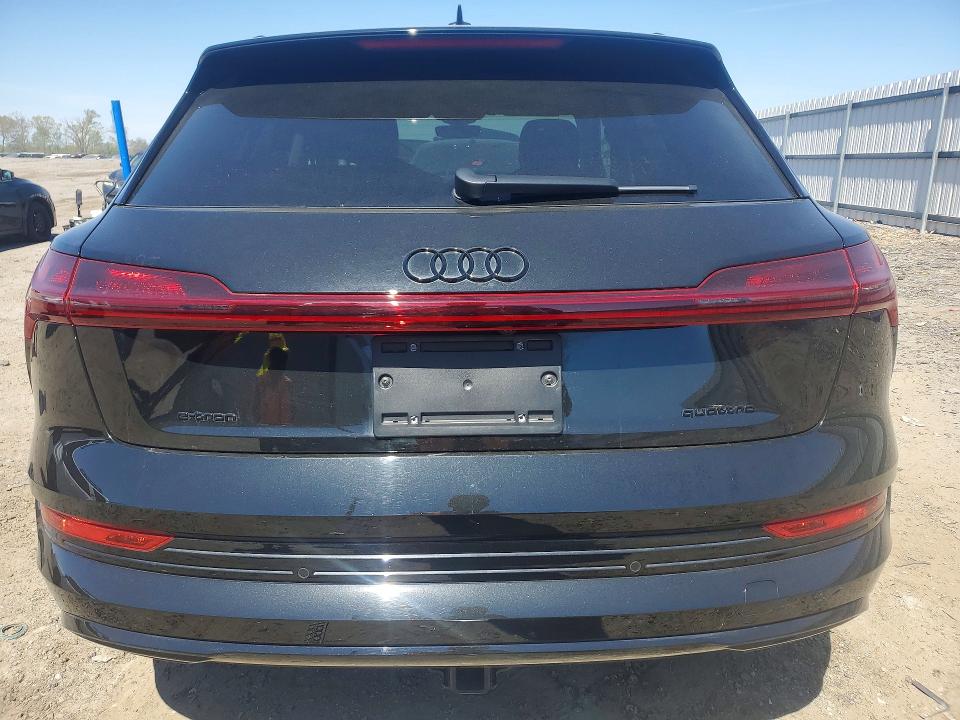 49625656 :رقم المزاد ، WA1AAAGE8PB005058 vin ، 2023 Audi E-tron مزاد بيع