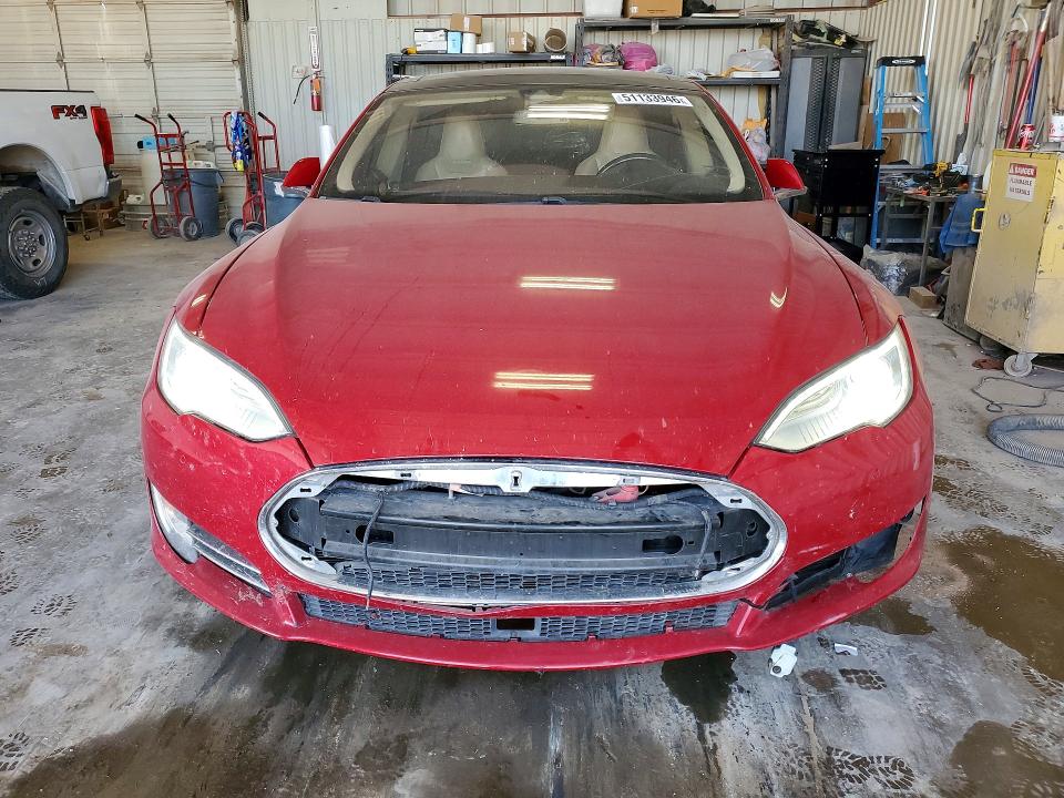 51133946 :رقم المزاد ، 5YJSA1H24FF082259 vin ، 2015 Tesla Model S مزاد بيع