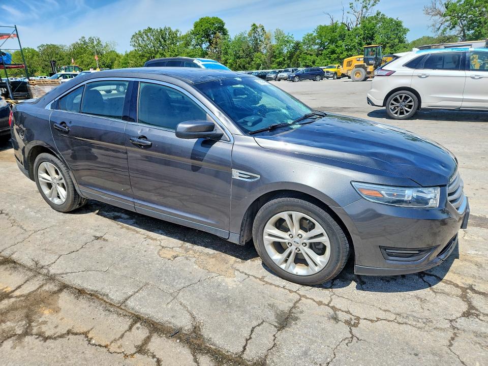 2015 Ford Taurus მანქანა იყიდება აუქციონზე, vin: 1FAHP2E84FG196085, აუქციონის ნომერი: 51846476