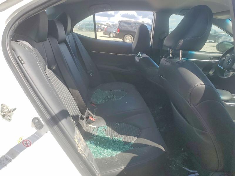 48495726 :رقم المزاد ، 4T1B11HK2KU742182 vin ، 2019 Toyota Camry مزاد بيع