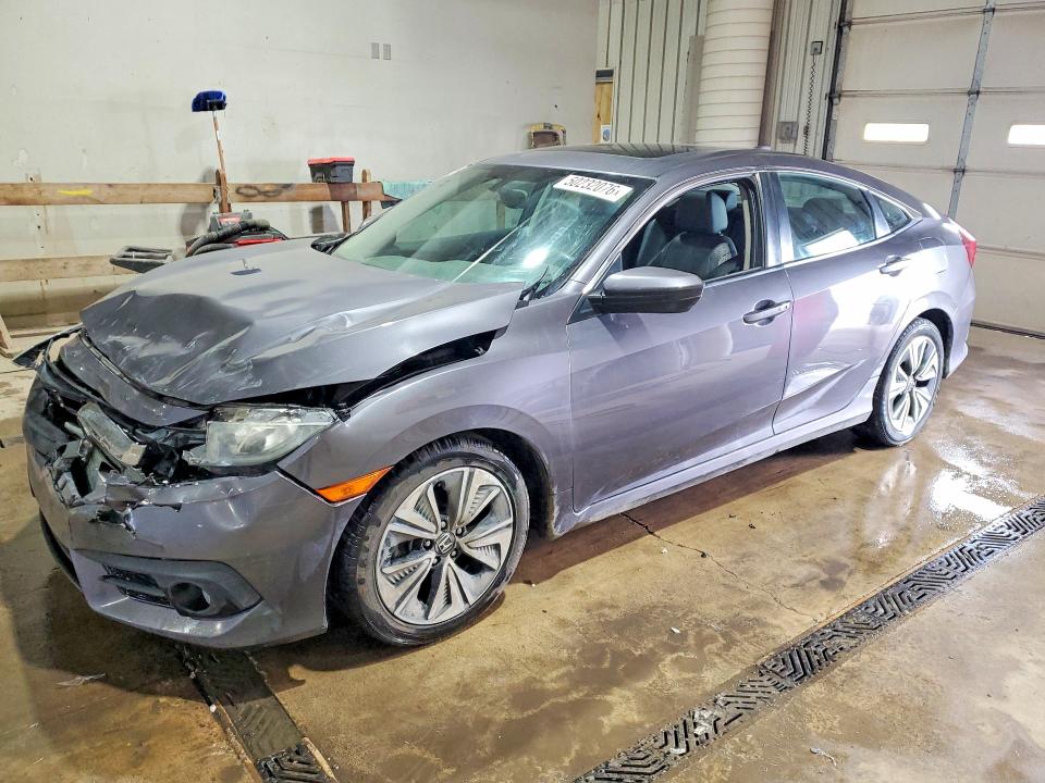 50232076 :رقم المزاد ، 19XFC1F71GE202200 vin ، 2016 Honda Civic مزاد بيع