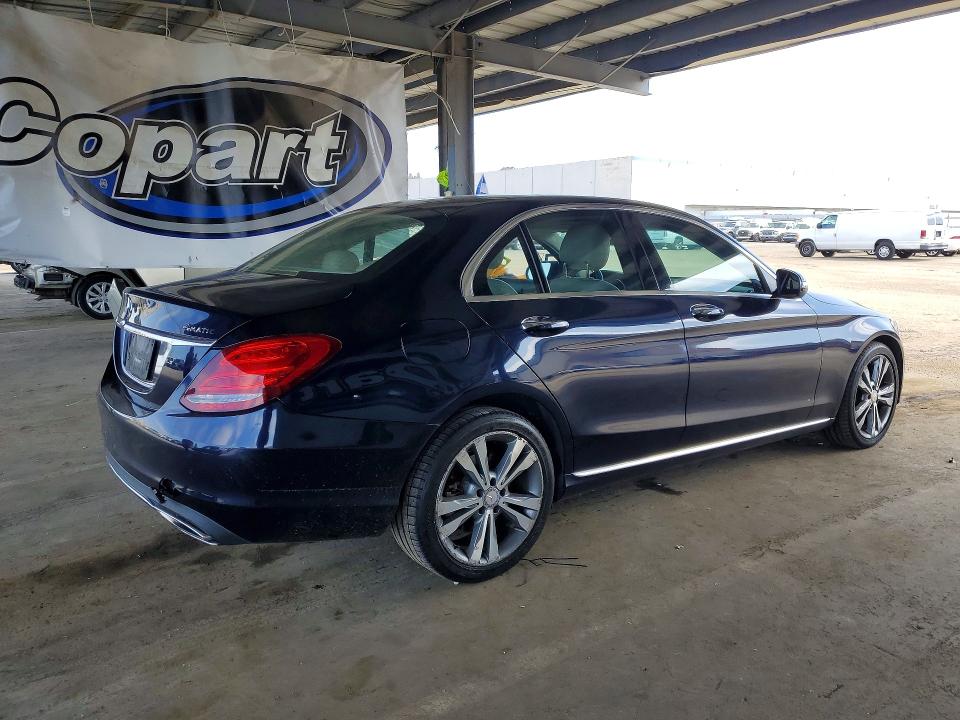 52039726 :رقم المزاد ، 55SWF4KB5FU012460 vin ، 2015 Mercedes-benz C مزاد بيع