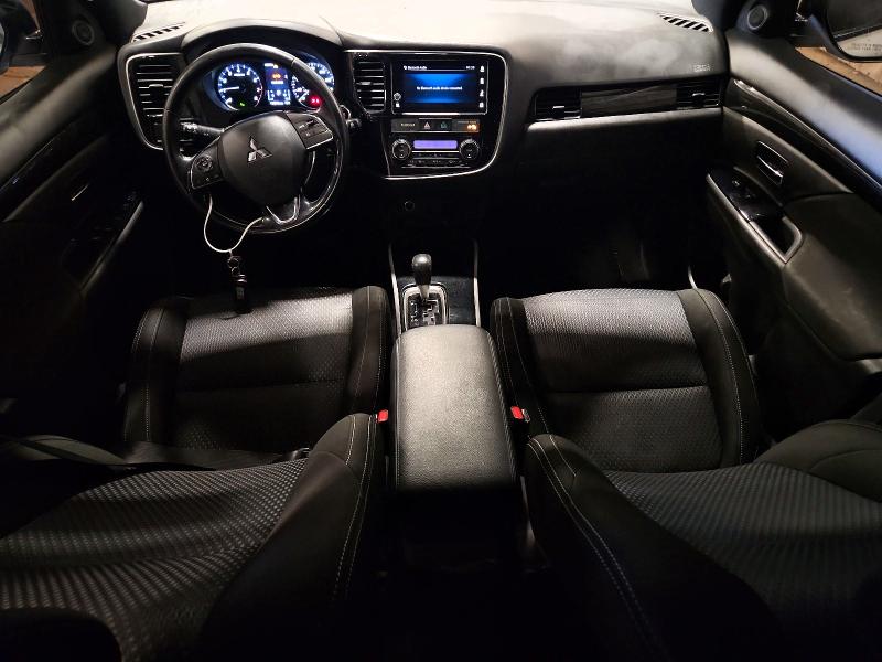 Продаж на аукціоні авто 2018 Mitsubishi Outlander, vin: JA4AZ3A38JZ020413, номер лоту: 49917706