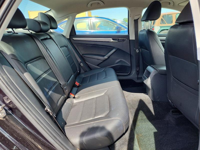 Продажа на аукционе авто 2018 Volkswagen Passat, vin: 1VWAA7A33JC009890, номер лота: 49893256
