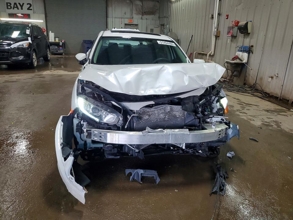 51494486 :رقم المزاد ، 19XFC2F71JE034071 vin ، 2018 Honda Civic مزاد بيع