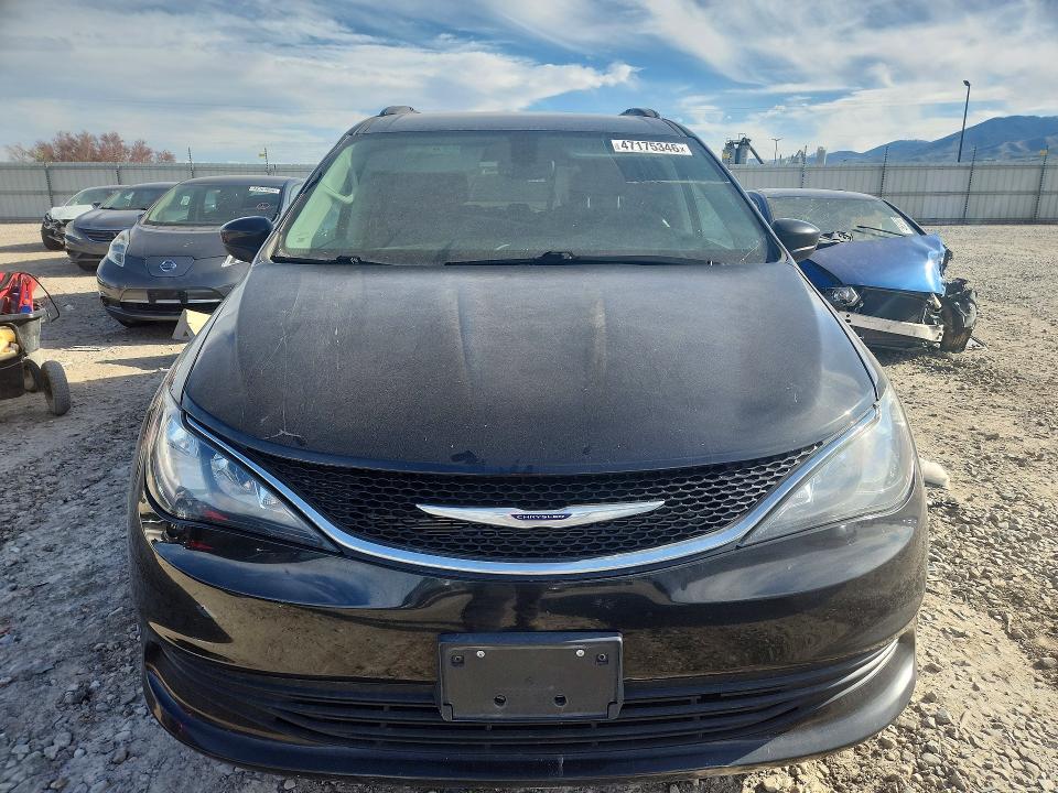 47175346 :رقم المزاد ، 2C4RC1DG0LR256967 vin ، 2020 Chrysler Voyager مزاد بيع