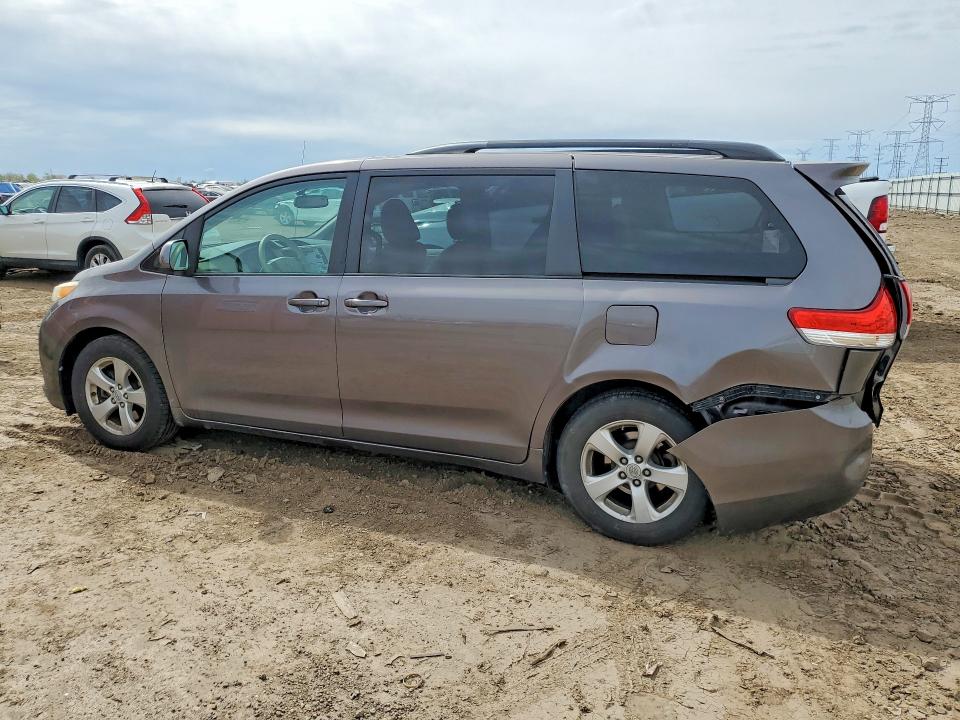 51280536 :رقم المزاد ، 5TDKK3DC9BS025553 vin ، 2011 Toyota Sienna مزاد بيع