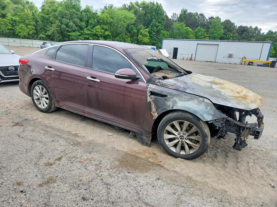 Auction sale of the 2017 Kia Optima, vin: 5XXGT4L38HG124630, lot number: 50437076