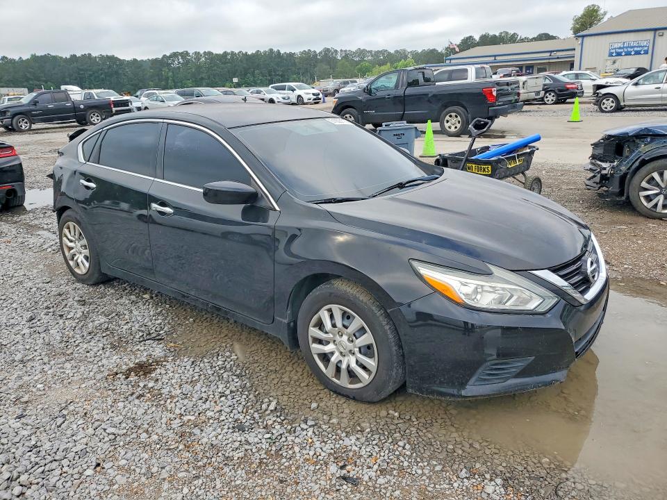 2018 Nissan Altima მანქანა იყიდება აუქციონზე, vin: 1N4AL3AP4JC275949, აუქციონის ნომერი: 51006116