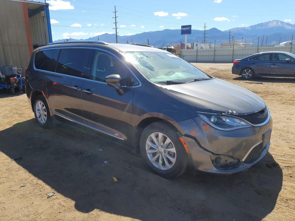 Продажа на аукционе авто 2018 Chrysler Pacifica, vin: 2C4RC1BG8JR356220, номер лота: 50290946