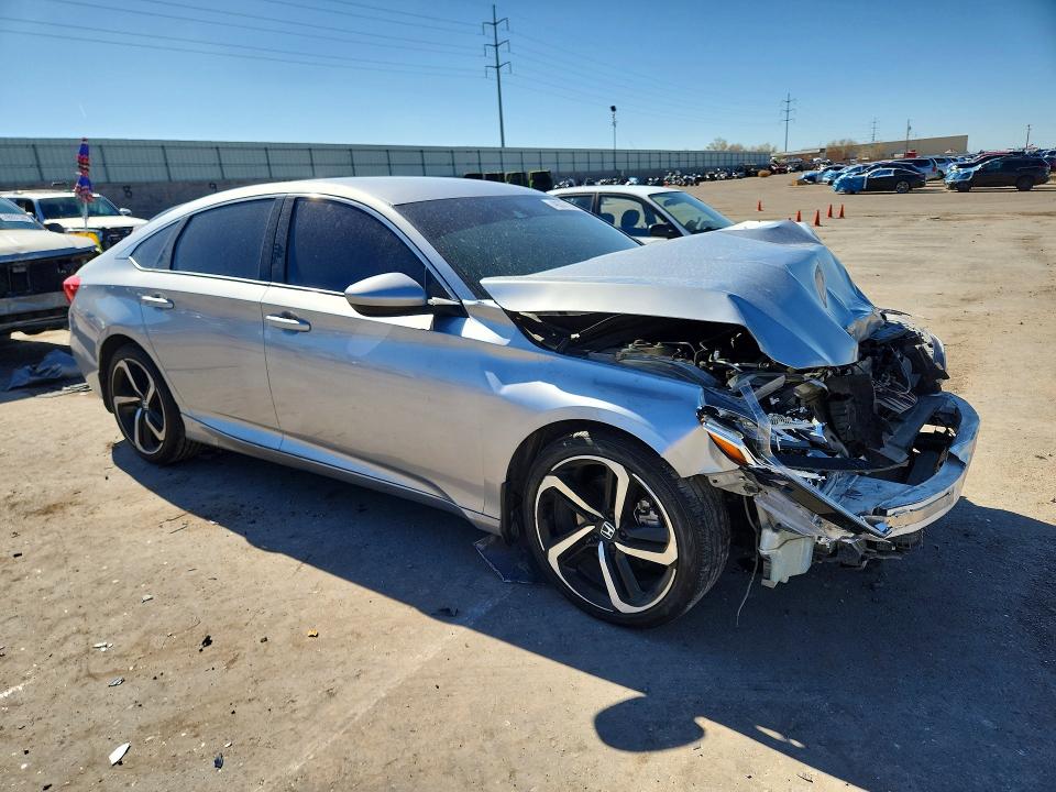 2018 Honda Accord მანქანა იყიდება აუქციონზე, vin: 1HGCV1F3XJA188772, აუქციონის ნომერი: 48337126