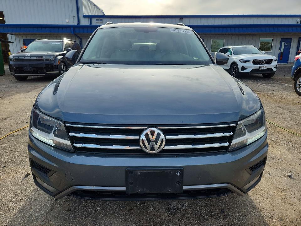46779326 :رقم المزاد ، 3VV2B7AX4JM026947 vin ، 2018 Volkswagen Tiguan مزاد بيع