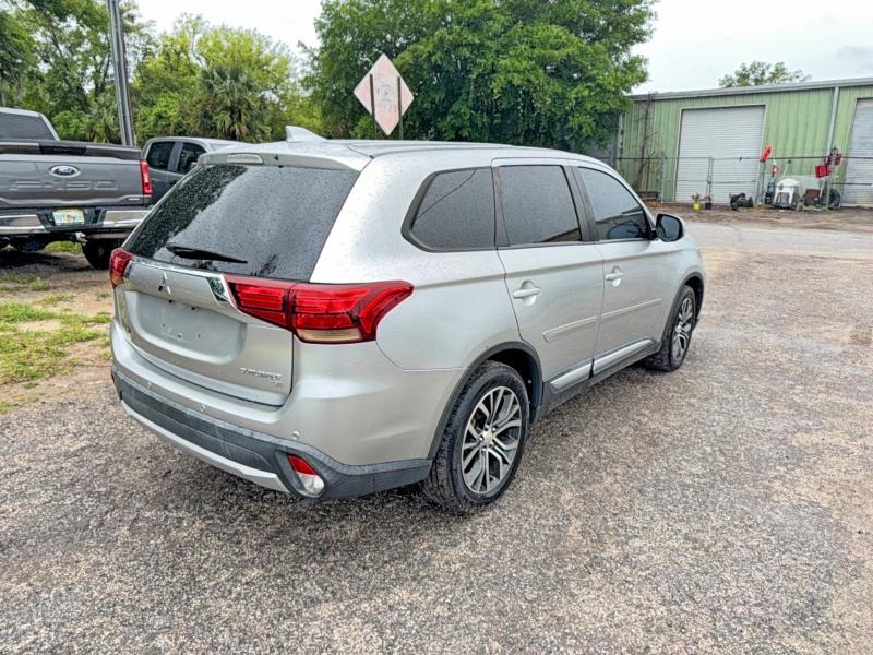 Aukcja sprzedaży 2018 Mitsubishi Outlander, vin: JA4AD3A34JZ001551, numer aukcji: 49270016