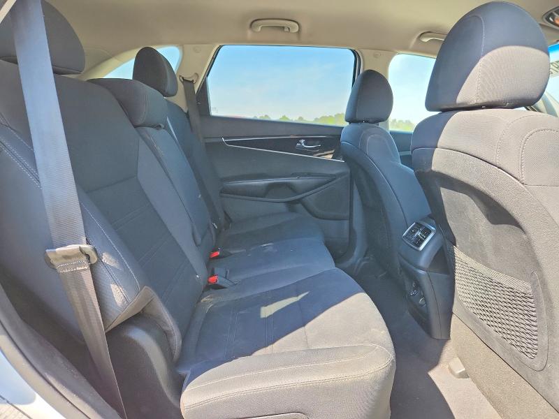 49797536 :رقم المزاد ، 5XYPG4A5XLG615620 vin ، 2020 Kia Sorento مزاد بيع