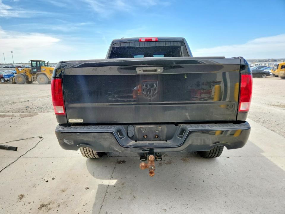 49804406 :رقم المزاد ، 1C6RR7FT4FS636559 vin ، 2015 Ram 1500 مزاد بيع
