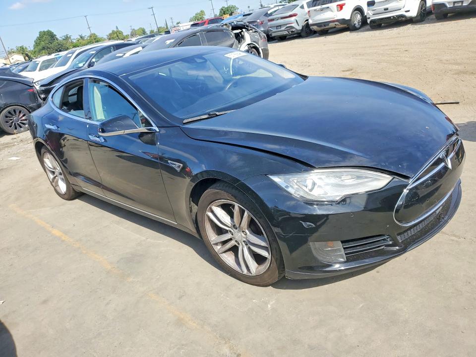 Продажа на аукционе авто 2015 Tesla Model S, vin: 5YJSA1E13FF115036, номер лота: 51166846