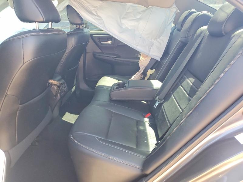 51431506 :رقم المزاد ، 4T1BF1FK2FU915757 vin ، 2015 Toyota Camry مزاد بيع