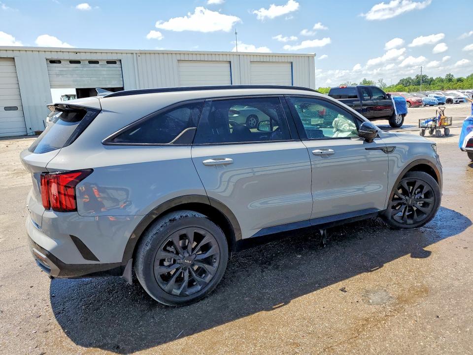 50257536 :رقم المزاد ، 5XYRK4LF7NG133932 vin ، 2022 Kia Sorento مزاد بيع