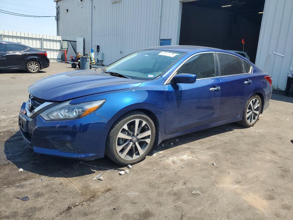 2017 Nissan Altima მანქანა იყიდება აუქციონზე, vin: 1N4AL3AP9HC485702, აუქციონის ნომერი: 50567126