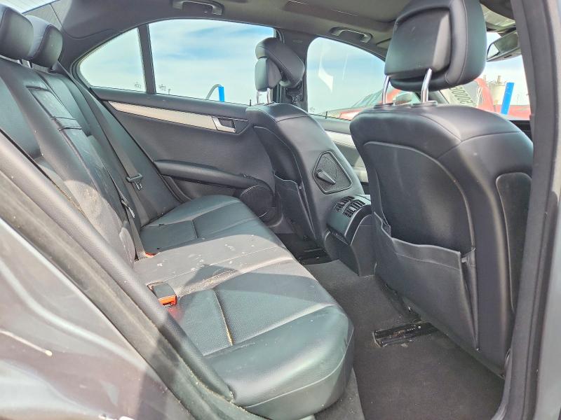 50006816 :رقم المزاد ، WDDGF4HB7CR207937 vin ، 2012 Mercedes-benz C مزاد بيع