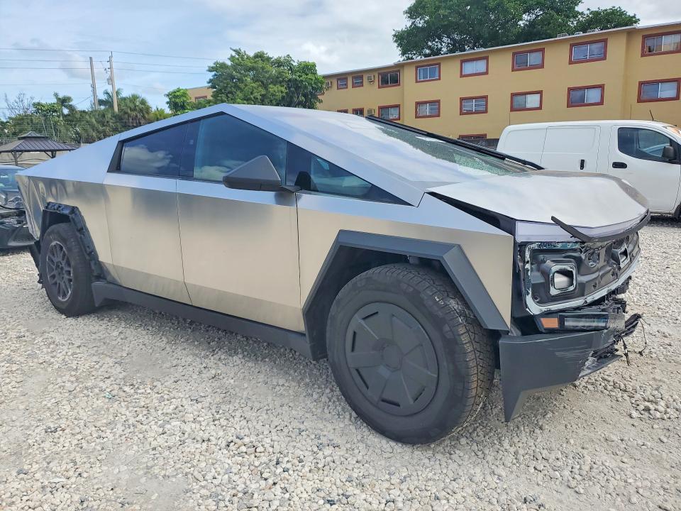 48161596 :رقم المزاد ، 7G2CEHEDXSA073450 vin ، 2025 Tesla Cybertruck مزاد بيع