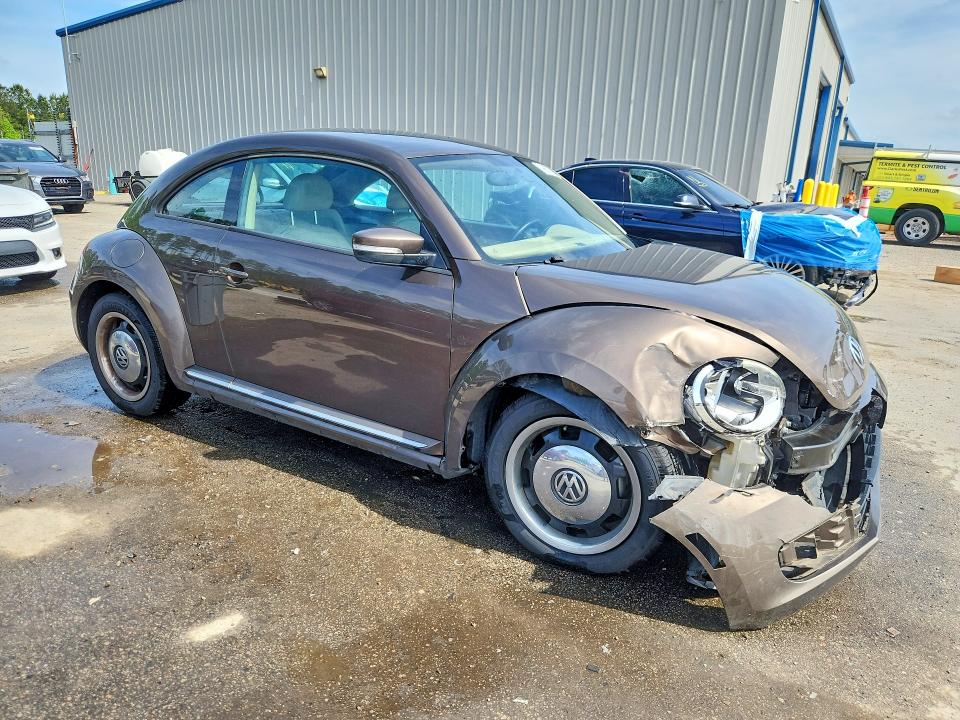 49563746 :رقم المزاد ، 3VWHX7AT0DM647515 vin ، 2013 Volkswagen Beetle مزاد بيع