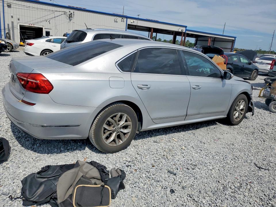 51955476 :رقم المزاد ، 1VWAT7A3XGC053260 vin ، 2016 Volkswagen Passat مزاد بيع