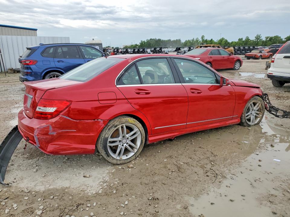 2013 Mercedes-benz C მანქანა იყიდება აუქციონზე, vin: WDDGF4HB0DR256544, აუქციონის ნომერი: 50431896