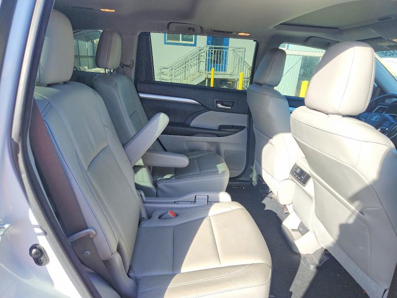 Auction sale of the 2017 Toyota Highlander, vin: 5TDKZRFH0HS517839, lot number: 47601456
