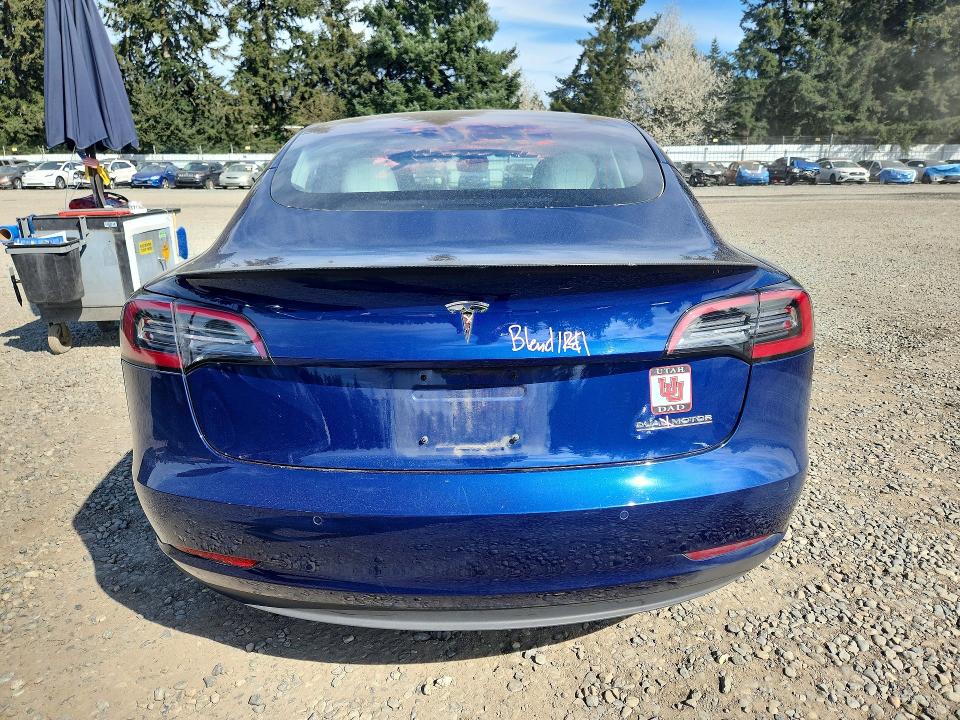 48858636 :رقم المزاد ، 5YJ3E1EB2JF082329 vin ، 2018 Tesla Model 3 مزاد بيع