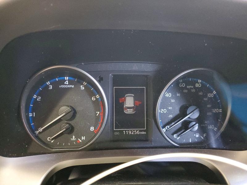Продаж на аукціоні авто 2018 Toyota Rav4, vin: JTMRFREV3JJ746940, номер лоту: 49796036