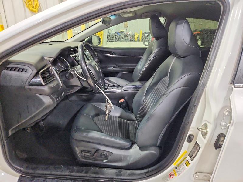 50460906 :رقم المزاد ، 4T1B11HK9KU192737 vin ، 2019 Toyota Camry مزاد بيع